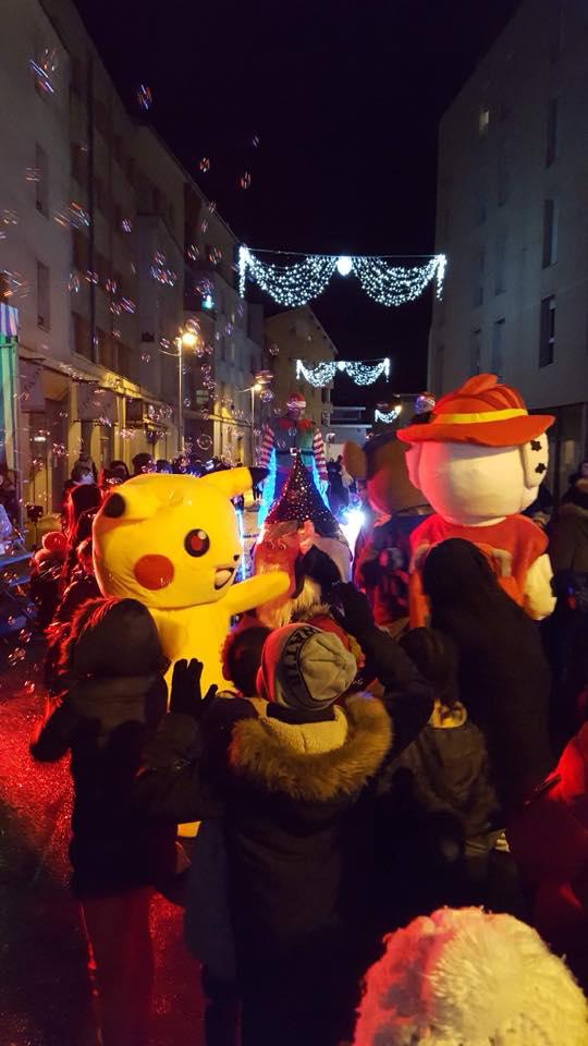 Mascottes en déambulation Vaulx en Velin - Fête des Lumières 2017