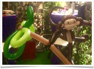 Sculpture sur ballons - le singe