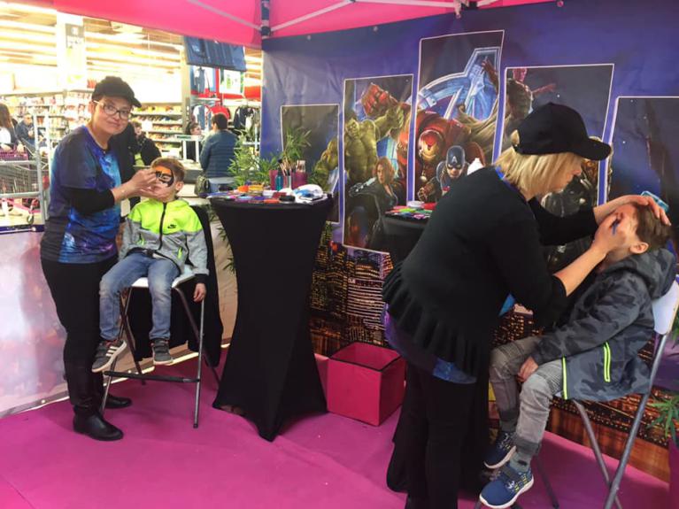 Stand maquillage version Supers Héros