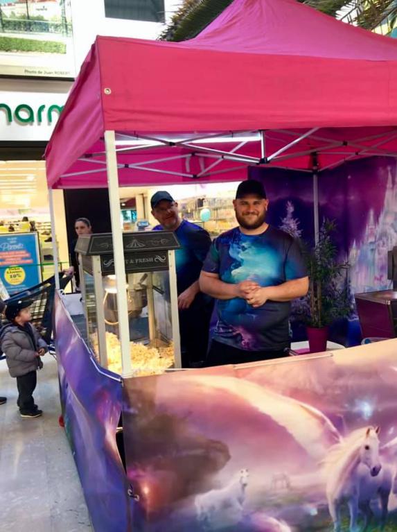 Stand gourmands en version Supers Héros