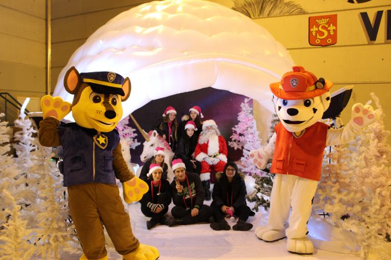 Igloo avec studio photo - mascottes et animateurs