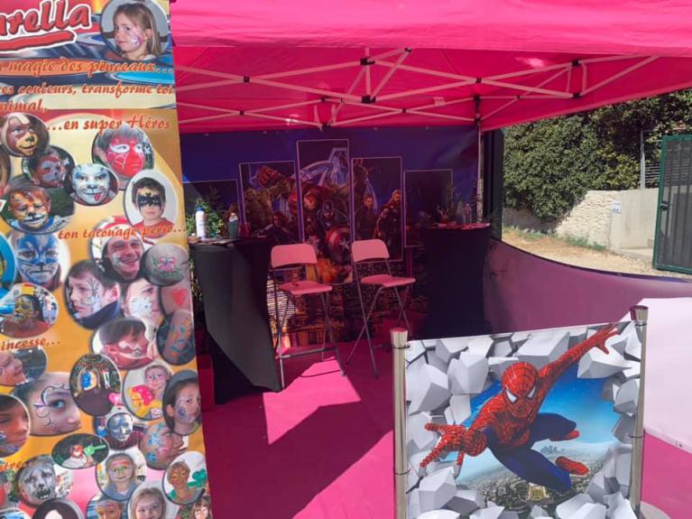 Stand maquillage Supers Héros