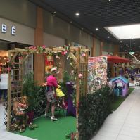 Stand maquillage printannier - hauteur 2m