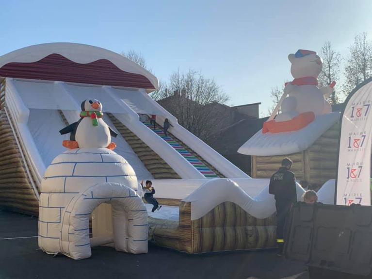 Piste de luge gonflable - 24m x 10m x 10m de haut